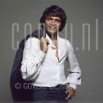 19-03-1980 Ben Cramer at studio in Amsterdam.

[keywords]Posed, Half Length, Eyecontact, Smiling, Singer[/keywords]